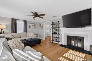 372 Fern St, West Hartford, CT 06119 - Photo 5