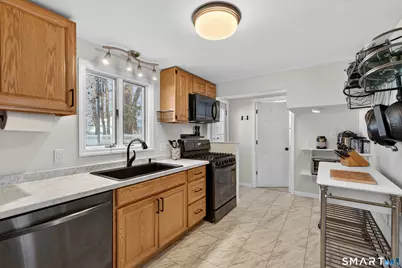 372 Fern Street, West Hartford, CT 06119 - Photo 11