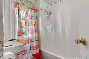 1036 Maplewood Ave, Bridgeport, CT 06605 - Photo 13