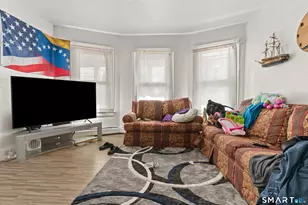 1036 Maplewood Ave, Bridgeport, CT 06605 - Photo 9