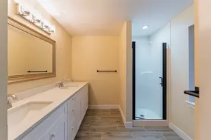 208 Castlewood Dr, Bloomfield, CT 06002 - Photo 19