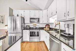 19 Pine Needle Dr, Shelton, CT 06484 - Photo 13