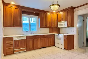 82 Coniston Ave, Waterbury, CT 06708 - Photo 3