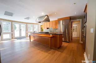 160 Rock Rimmon Rd, Stamford, CT 06903 - Photo 7