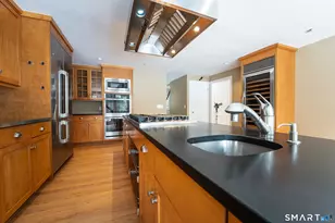 160 Rock Rimmon Rd, Stamford, CT 06903 - Photo 9