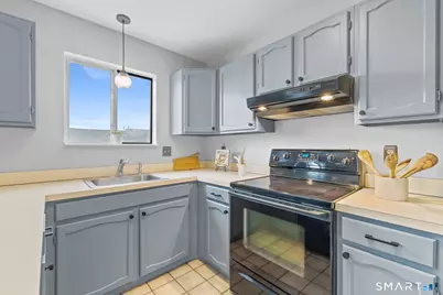 80 Country Lane #APT 20, Vernon, CT 06066 - Photo 5