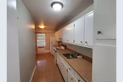 80 Cartright Street #7H, Bridgeport, CT 06604 - Photo 5