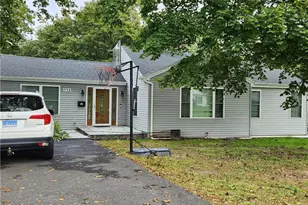 994 Bunker Hill Ave, Waterbury, CT 06708 - Photo 3