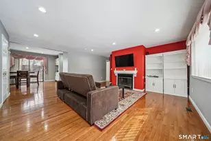 2289 Bedford St, Stamford, CT 06905 - Photo 3