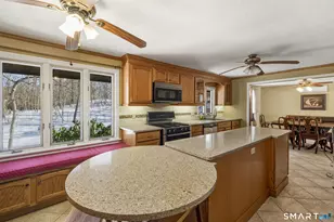 16 Merrywood Ln, East Lyme, CT 06333 - Photo 9