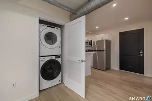 584 Main St, Middletown, CT 06457 - Photo 5