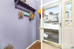 18 Tulip Dr, Seymour, CT 06483 - Photo 5