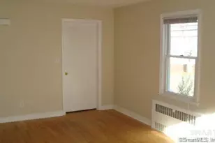 720 Knapps Hwy, Fairfield, CT 06825 - Photo 3