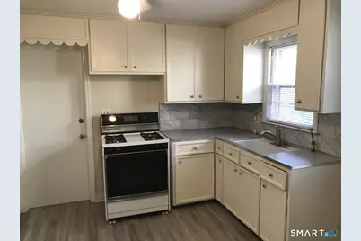 720 Knapps Highway, Fairfield, CT 06825 - Photo 7