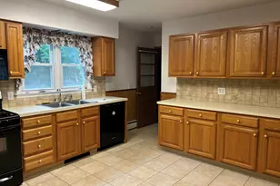 13 Hillside St, Danbury, CT 06810 - Photo 5