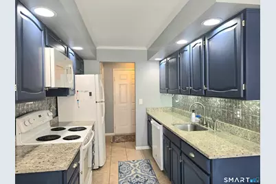 22 Essex Court #22, Brookfield, CT 06804 - Photo 5