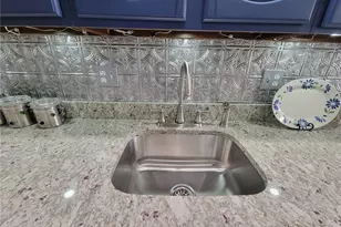 22 Essex Ct, Brookfield, CT 06804 - Photo 7