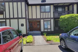 22 Essex Ct, Brookfield, CT 06804 - Photo 3