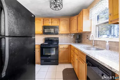 53 Hiltbrand Road #APT 3-3, Bristol, CT 06010 - Photo 3