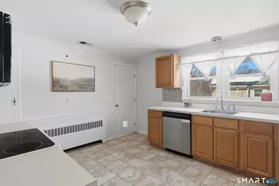 16 Clarendon Avenue, West Hartford, CT 06110 - Photo 13