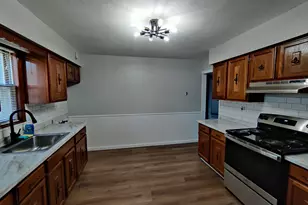 141 Hawkins St, Derby, CT 06418 - Photo 3