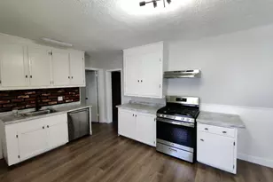 141 Hawkins St, Derby, CT 06418 - Photo 15