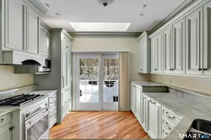 22 Fieldstone Ct, North Haven, CT 06473 - Photo 9