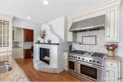 35 Point Lookout, Milford, CT 06460 - Photo 3