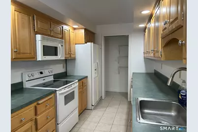 27 Rollingwood Drive #27, Brookfield, CT 06804 - Photo 3