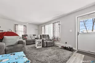 41 Sunnybrook Bend, Waterbury, CT 06708 - Photo 5