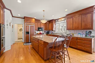 9 Perkins Rd, Woodbridge, CT 06525 - Photo 11