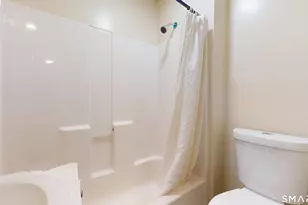 24 Madison St, Hartford, CT 06106 - Photo 17