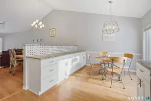 200 Castlewood Dr, Bloomfield, CT 06002 - Photo 9