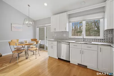 200 Castlewood Drive #200, Bloomfield, CT 06002 - Photo 5