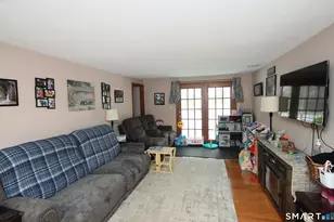 215 Spring St, Manchester, CT 06040 - Photo 9