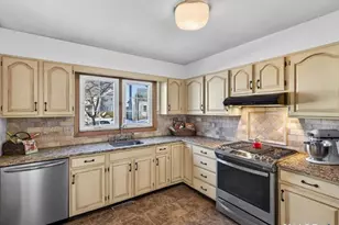 214 Alps Rd, Branford, CT 06405 - Photo 5