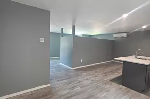 80 Pearl Harbor Cir, Bridgeport, CT 06610 - Photo 3