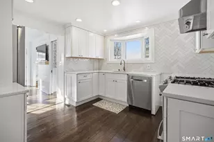 25 Helen St, Fairfield, CT 06824 - Photo 7