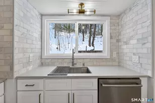 87 West St, Manchester, CT 06040 - Photo 9