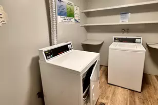 16 Henry St, Hartford, CT 06114 - Photo 9