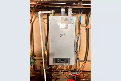 16 Henry Street, Hartford, CT 06114 - Photo 13