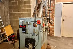 16 Henry St, Hartford, CT 06114 - Photo 13