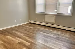 16 Henry St, Hartford, CT 06114 - Photo 5