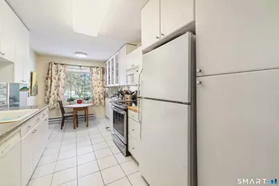 419 Heritage Village #E, Southbury, CT 06488 - Photo 13