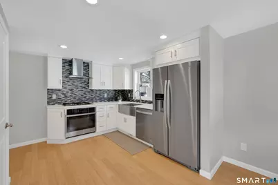 10 Elm Avenue, Enfield, CT 06082 - Photo 5