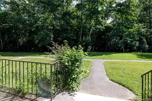 42 Abner Ct, Bridgeport, CT 06606 - Photo 15