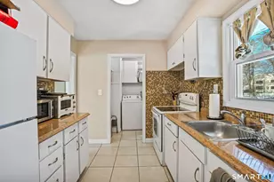 3460 Old Town Rd, Bridgeport, CT 06606 - Photo 15