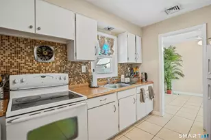 3460 Old Town Rd, Bridgeport, CT 06606 - Photo 11