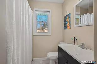 3460 Old Town Rd, Bridgeport, CT 06606 - Photo 17