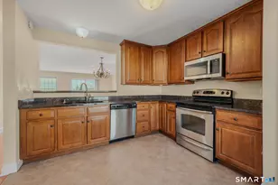 15 Freedom Way, East Lyme, CT 06357 - Photo 5